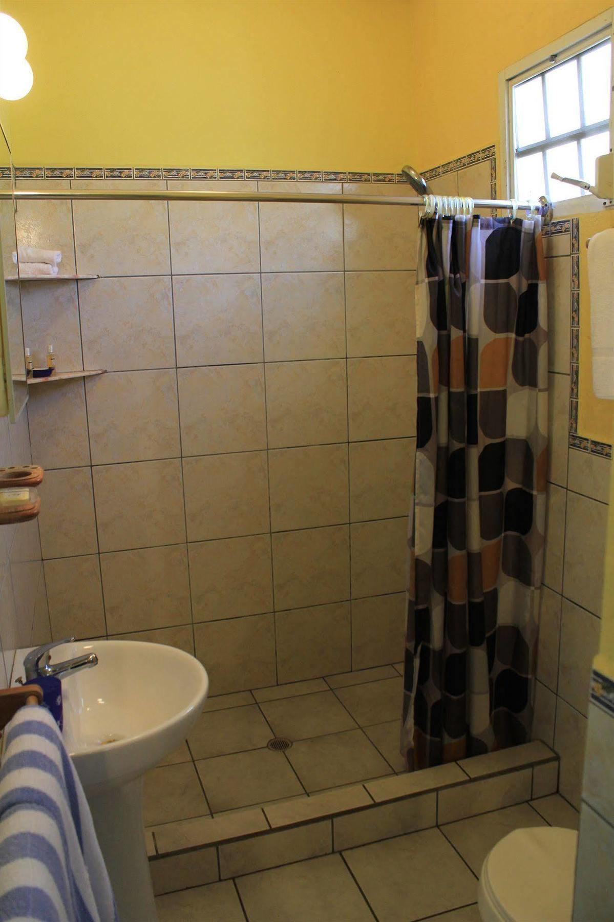 סימפסון ביי Azure Hotel And Art Studio מראה חיצוני תמונה